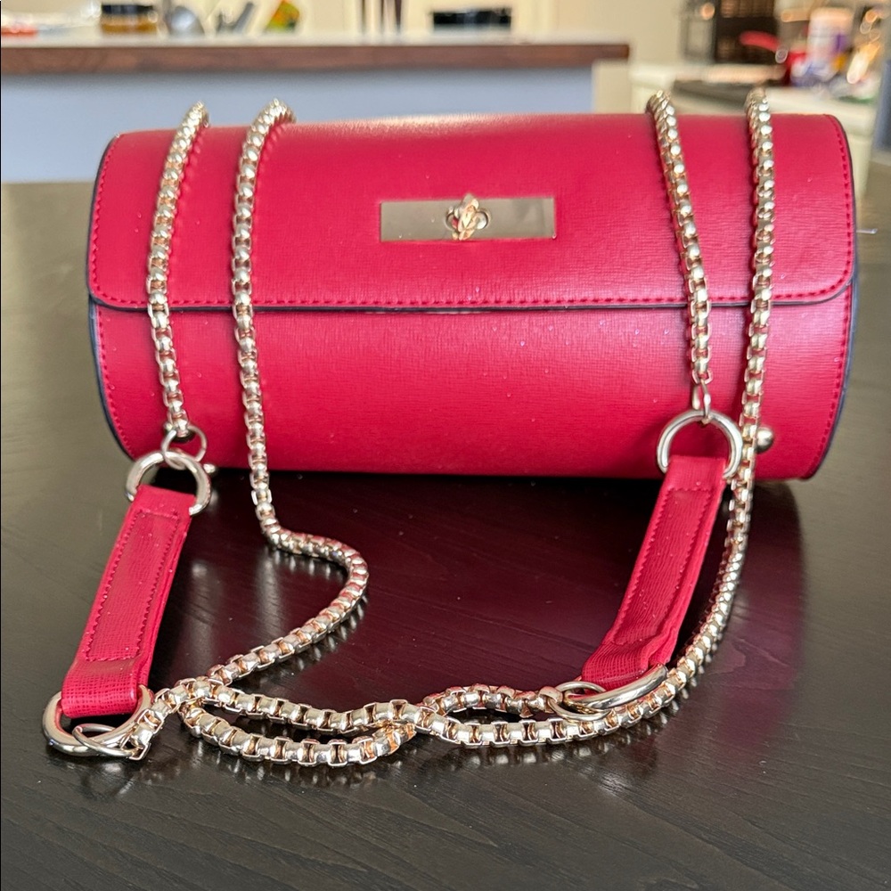 VIETA Elegant Red Chain Shoulder Bag